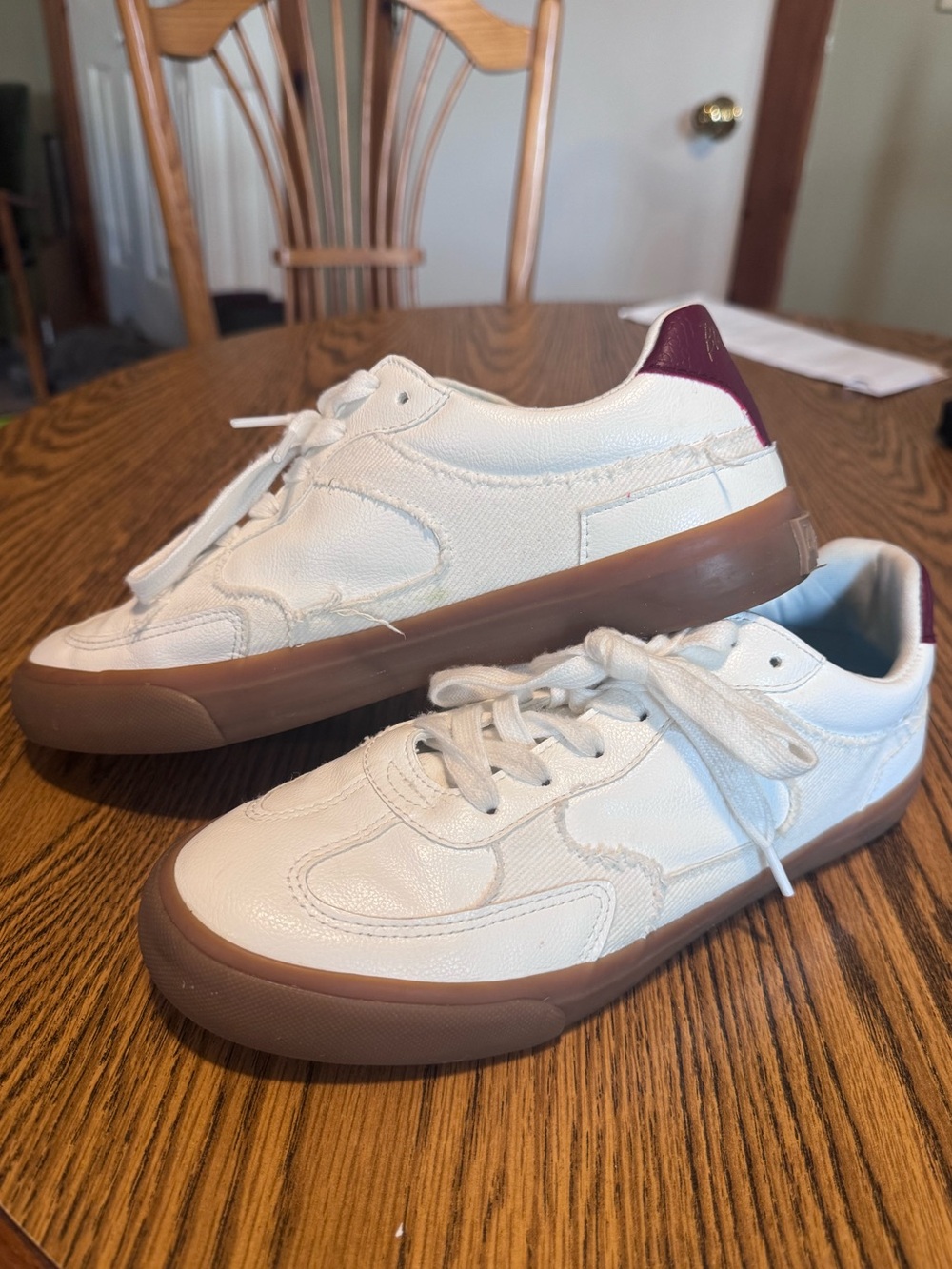 Womens Blowfish Malibu Tastic Sneakers / 9